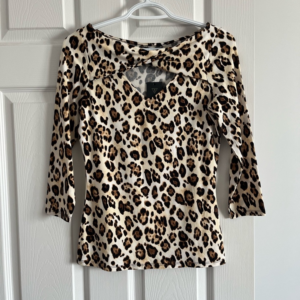 *NWT* Guess Leopard Print Keyhole Top